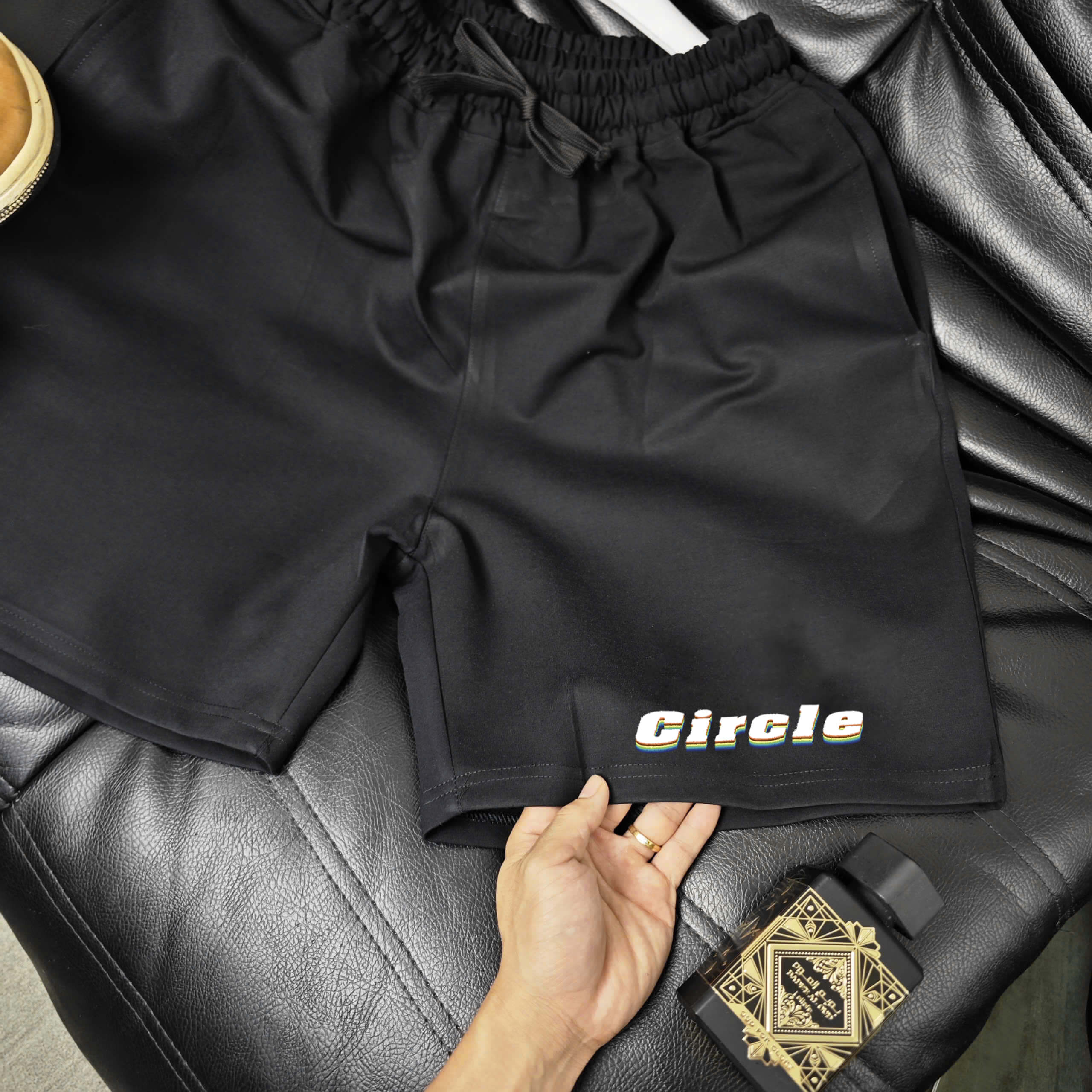 Quần Shorts Nỉ Circle Retro Shadow Logo Form Rộng – Streetwears SG