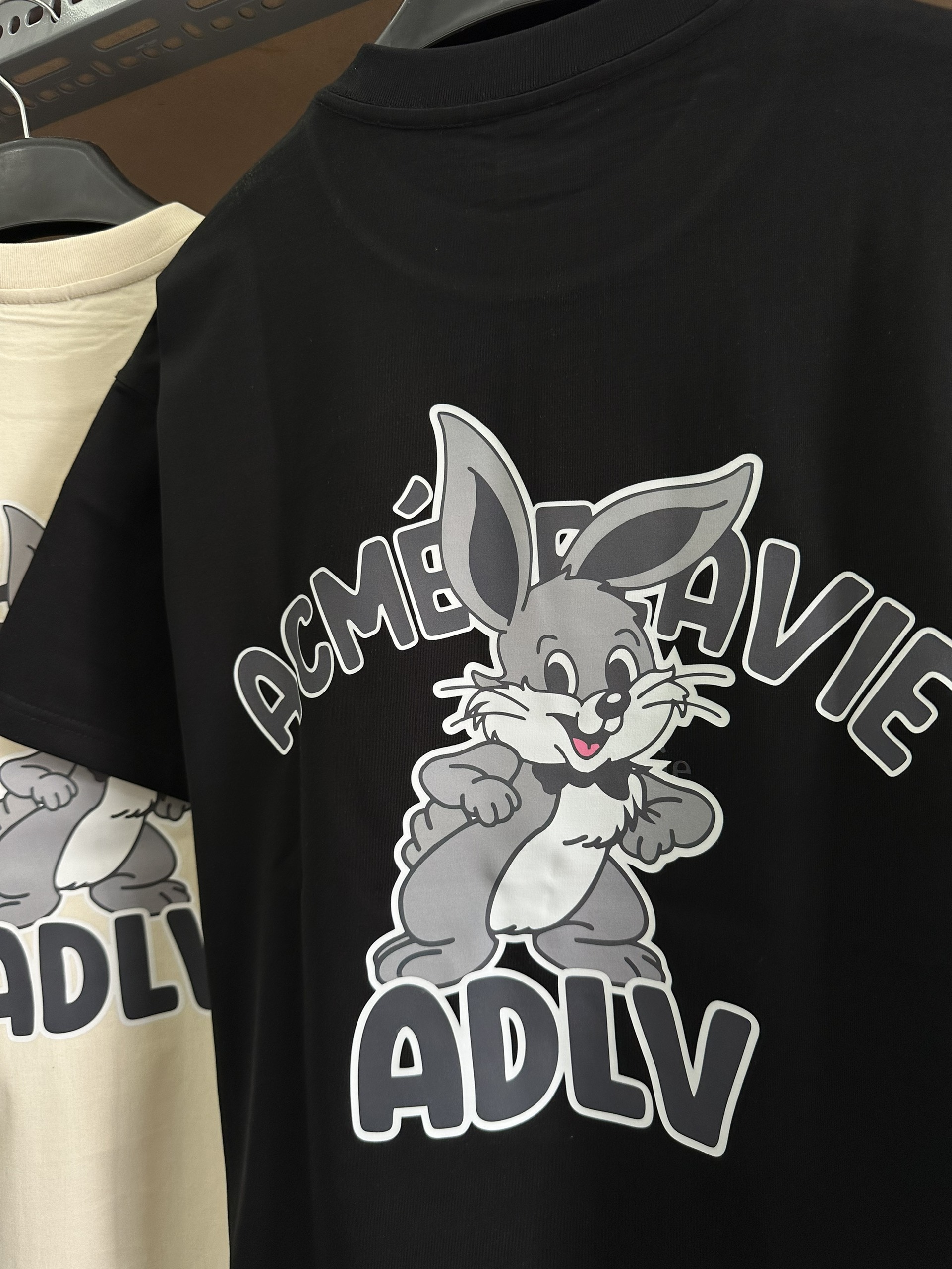 Áo thun con thỏ - Acmé de la vie - ADLV CARTOON RABBIT SHORT SLEEVE T-SHIRT - Streetwears SG