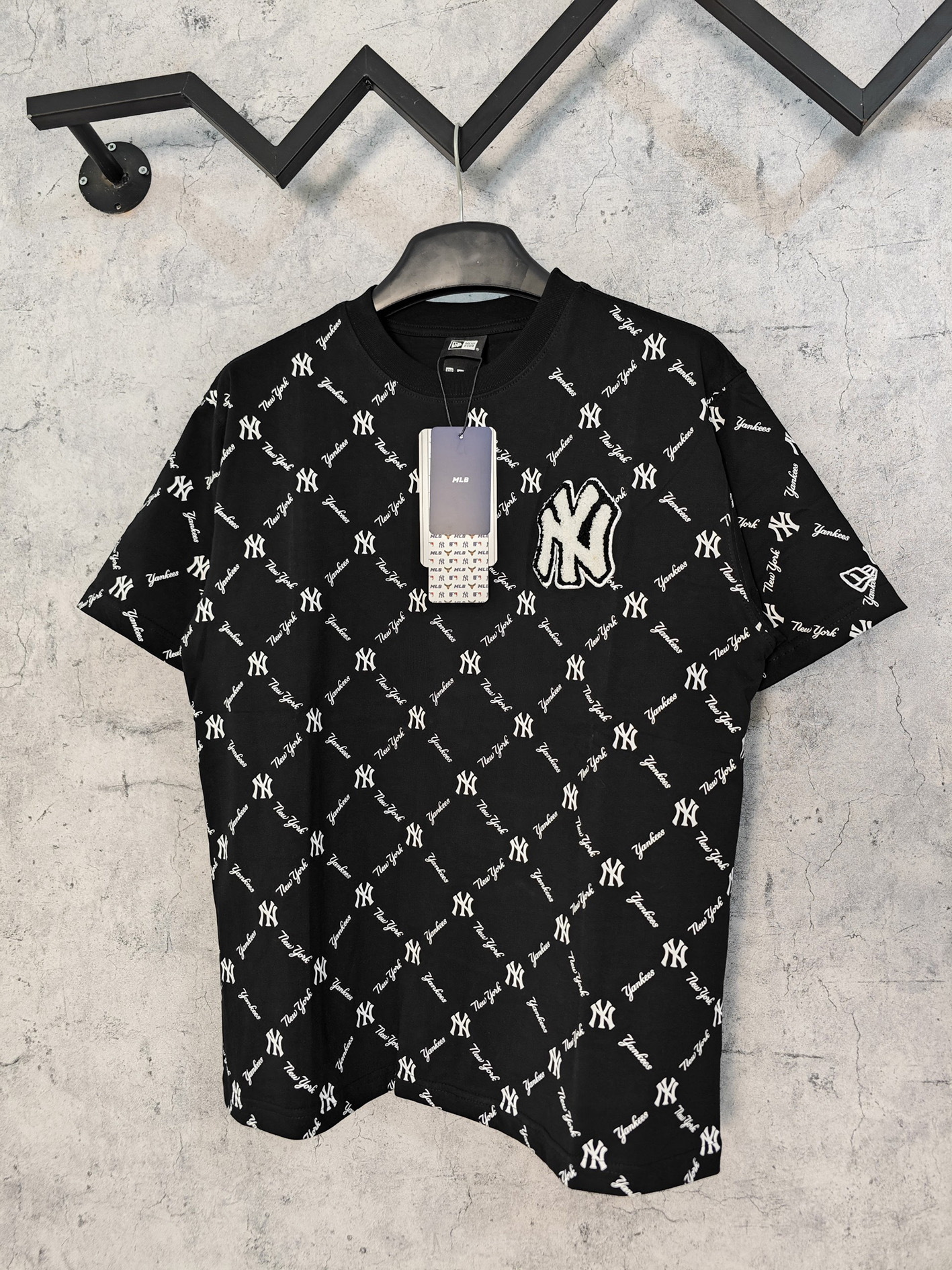 Áo thun MLB mono gram logo thêu xù - Streetwears SG