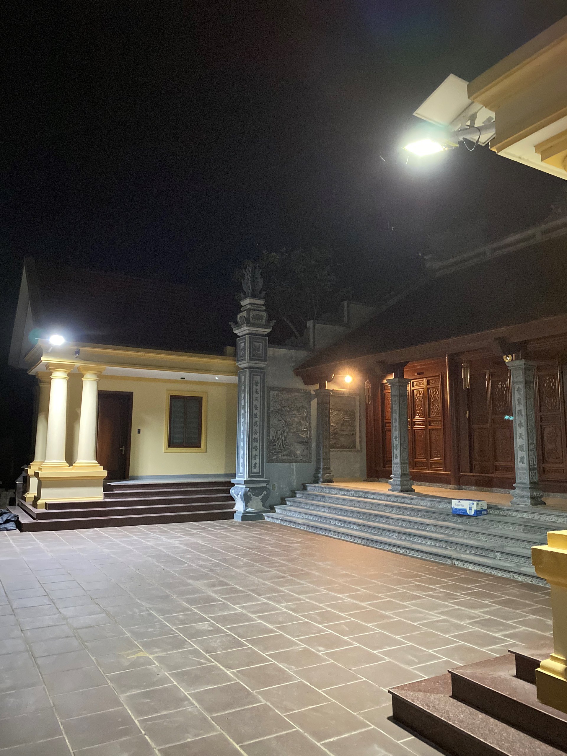 Công ty Cơ điện Hoàng An triển khai lắp đặt đèn Năng lượng mặt trời cho nhà thờ họ ở Đại Trạch