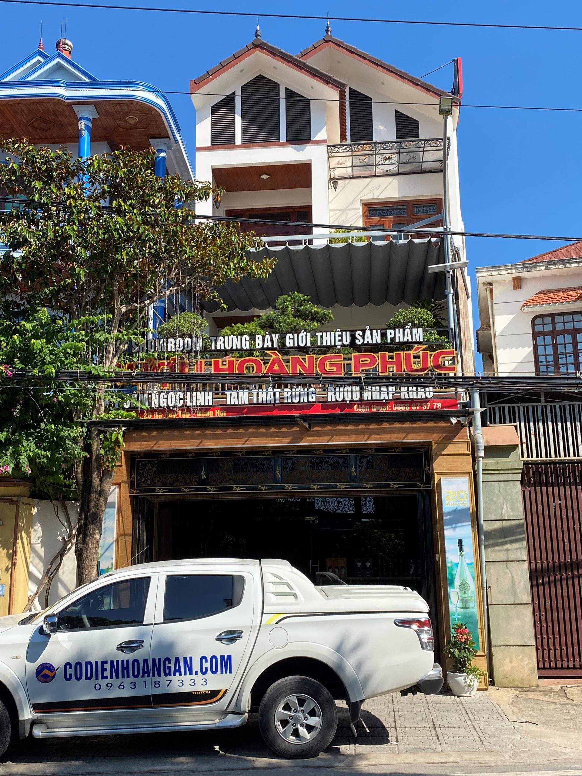 Công ty Cơ điện Hoàng An triển khai thay bóng đèn cao áp bằng Đèn Năng lượng mặt trời Global bàn chải rời thể 400W