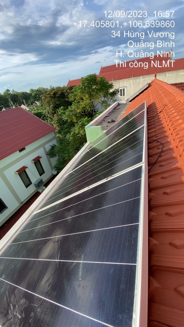 Công ty Cơ điện Hoàng An lắp đặt năng lượng mặt trời trên mái ngói cho khách hàng ở huyện Quảng Ninh, Quảng Bình