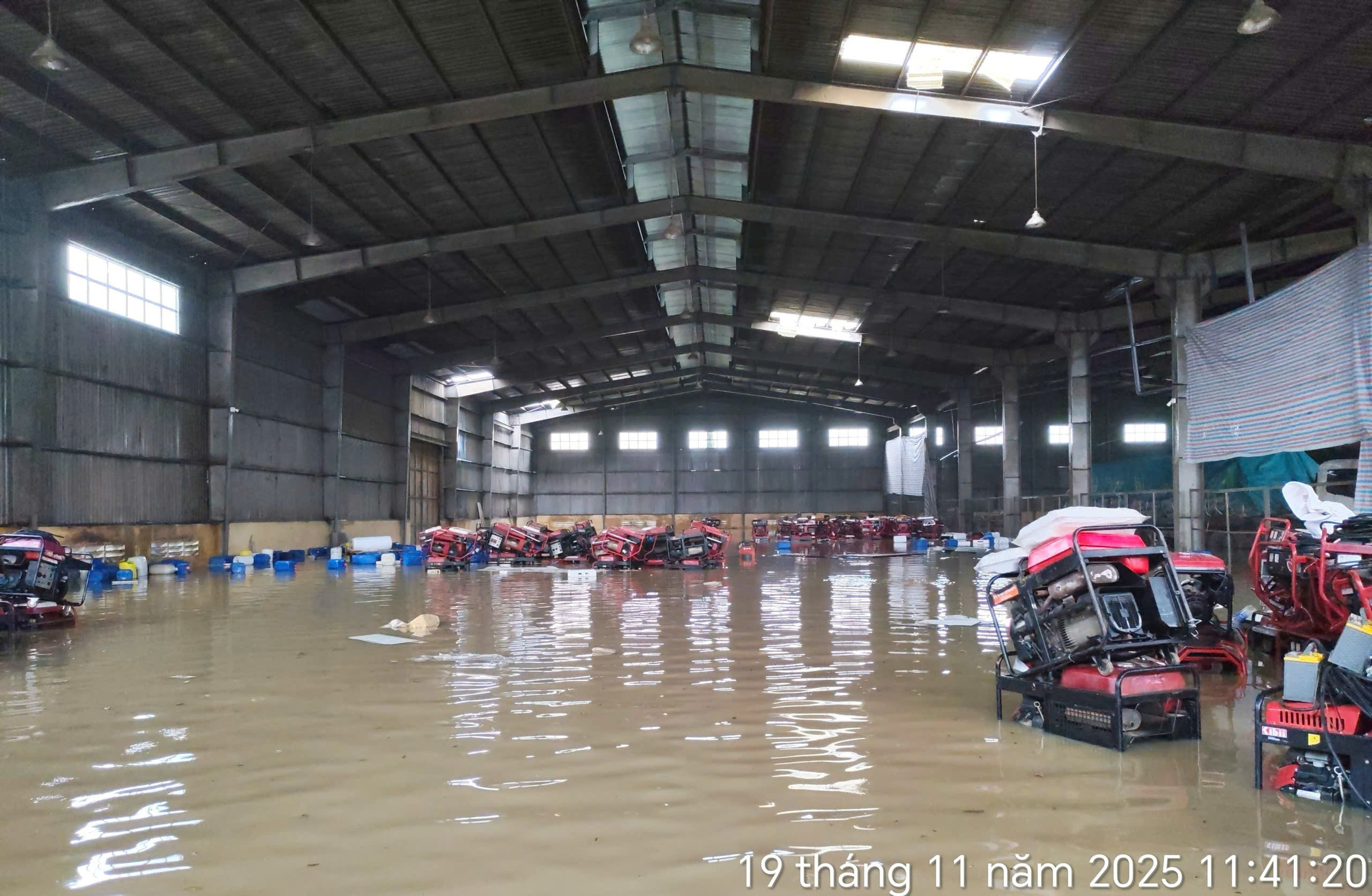 Cách Khắc Phục Máy Phát Điện Bị Ngập Lụt Do Mưa Lũ Miền Trung