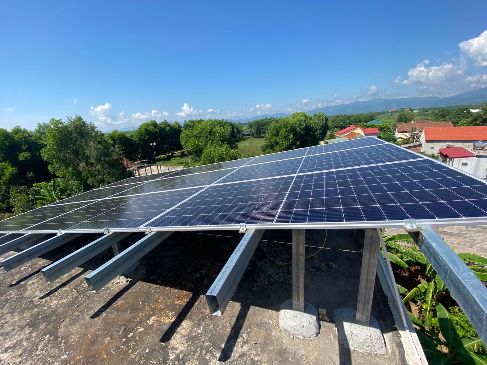 Vận chuyển pin năng lượng mặt trời 550W Long An đi Khánh Hòa