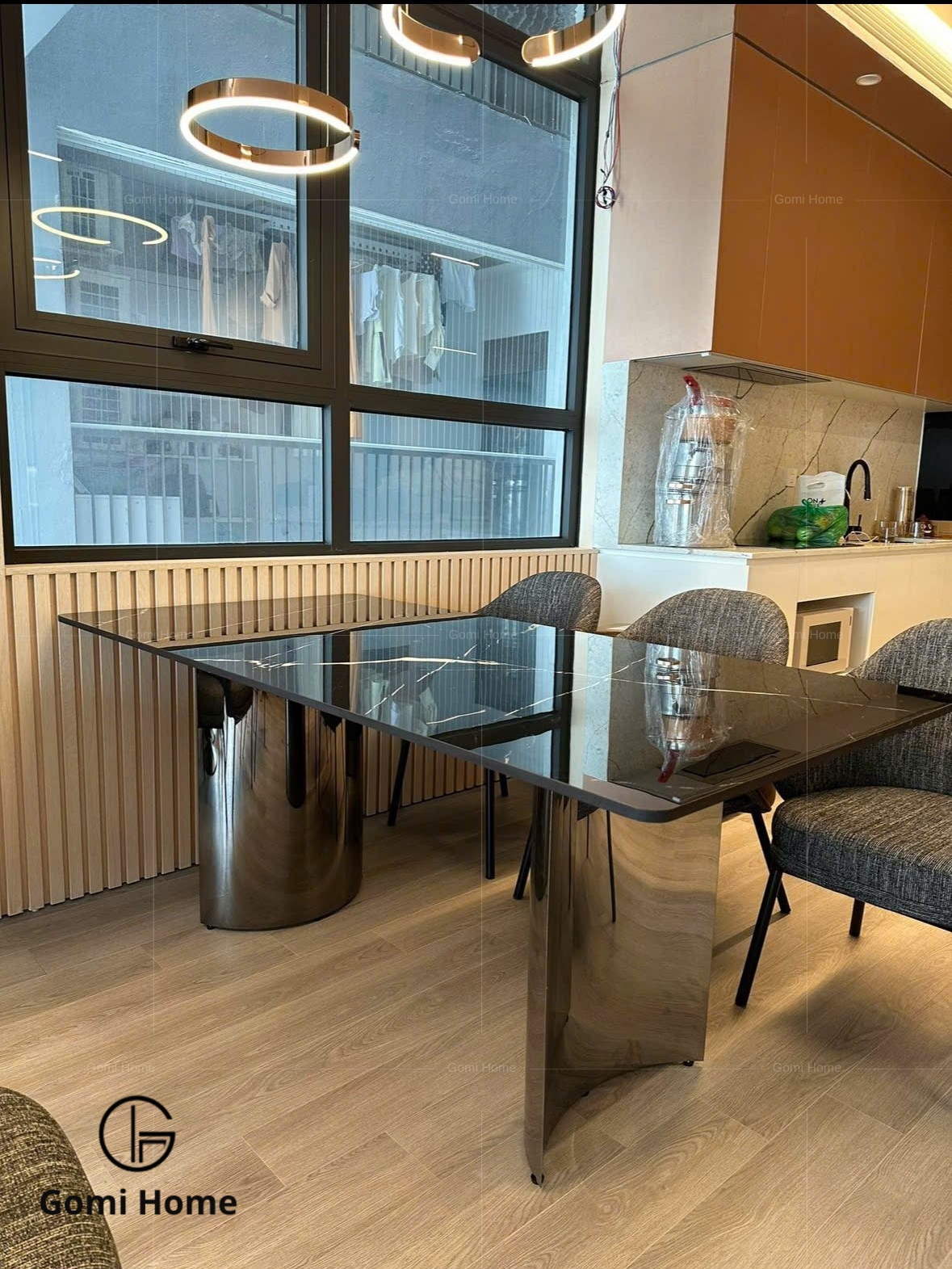 Bàn Ăn Chân Trăng Khuyết ( Đá Siêu Tinh Thể )