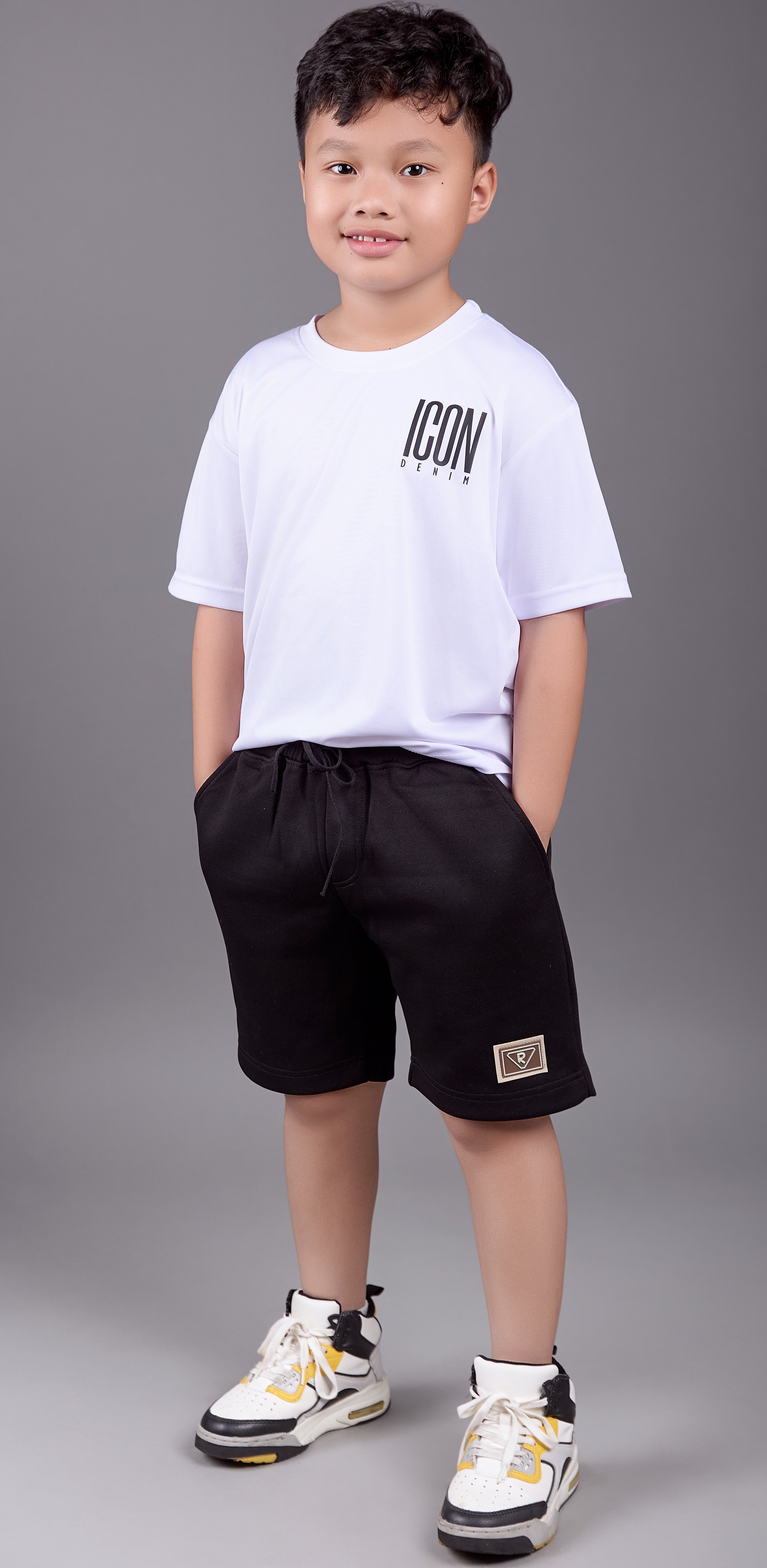 QUẦN SHORT UNISEX LOGO Ô VUÔNG ĐEN