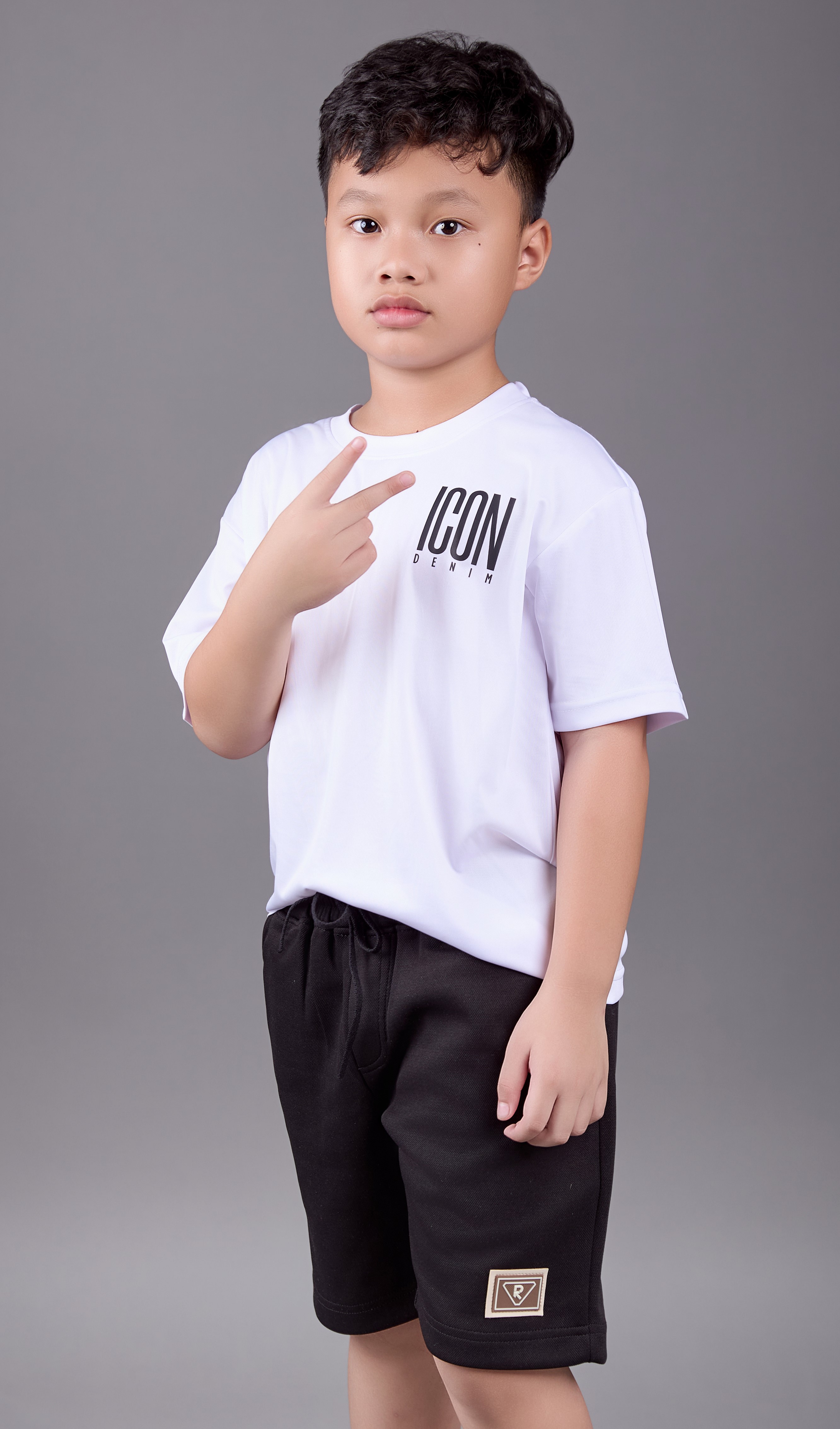 QUẦN SHORT UNISEX LOGO Ô VUÔNG ĐEN