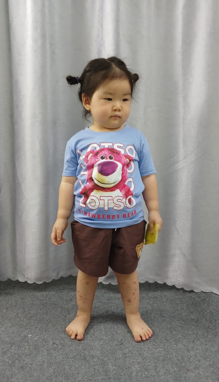 ÁO T-SHIRT GẤU DÂU XANH MÔN