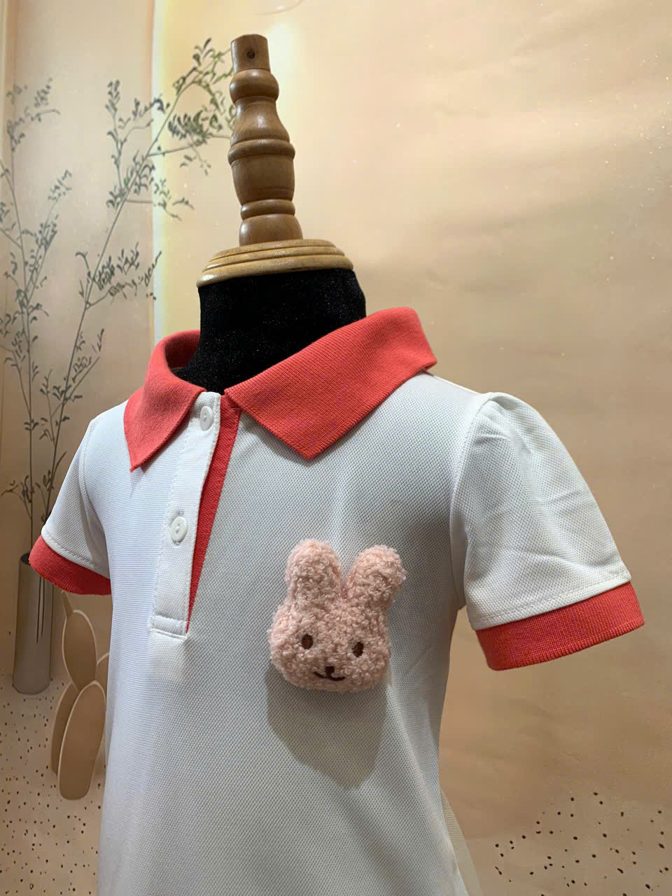 ĐẦM POLO BG PHỐI BO CỔ TRẮNG - LOGO ĐẦU THỎ