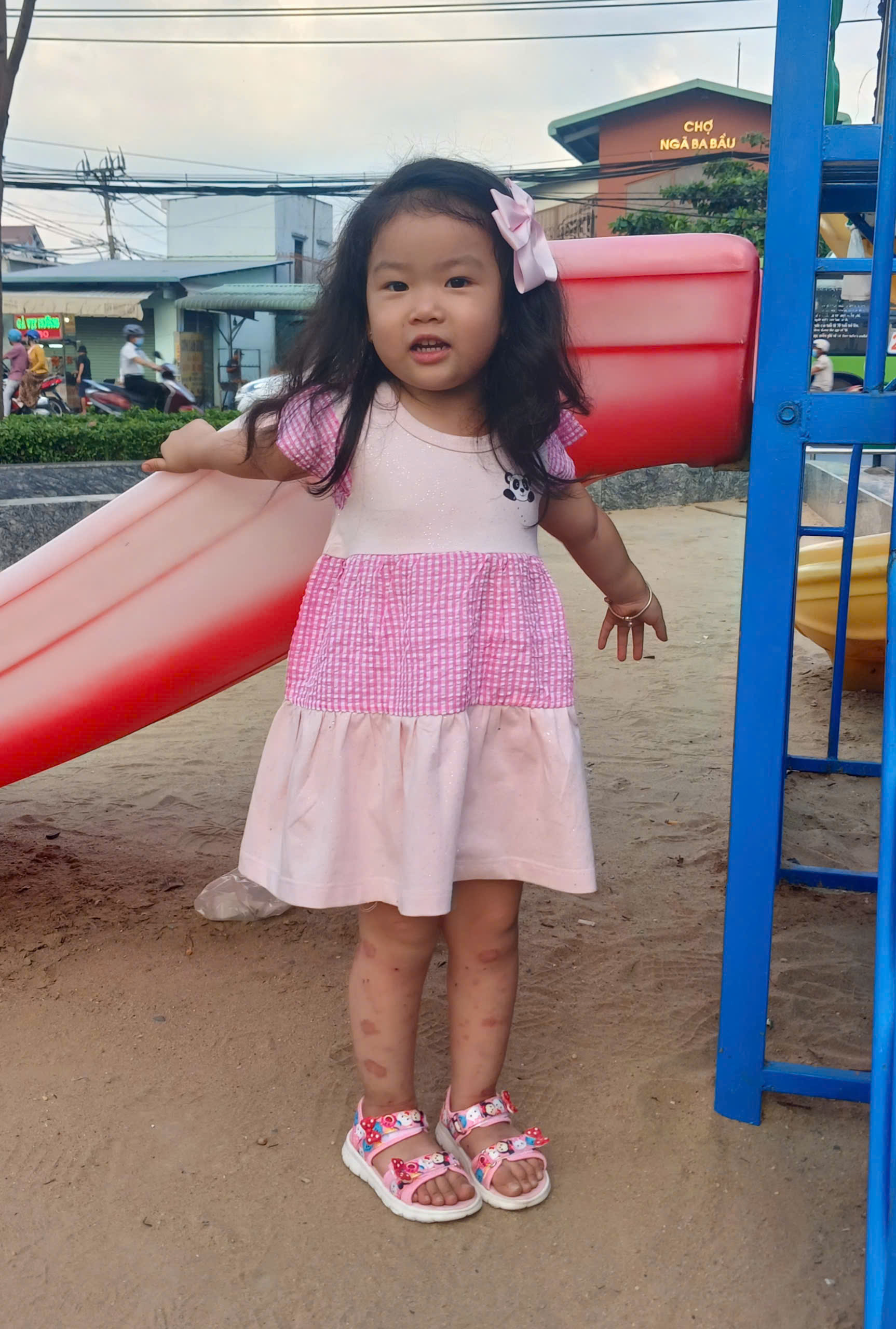 ĐẦM BG KIM TUYẾN 3 TẦNG PHỐI CARO XỐP
