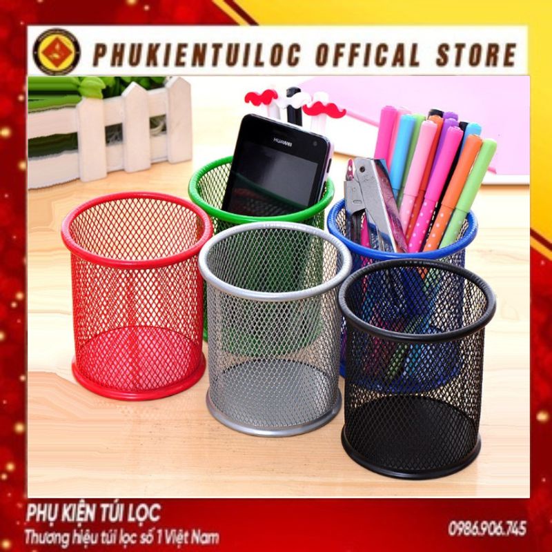 Hũ Giỏ Đựng Bút Lưới Sắt Để Bàn - Ống Lọ Cắm Bút Kim Loại Văn Phòng Phẩm (Chọn Màu)