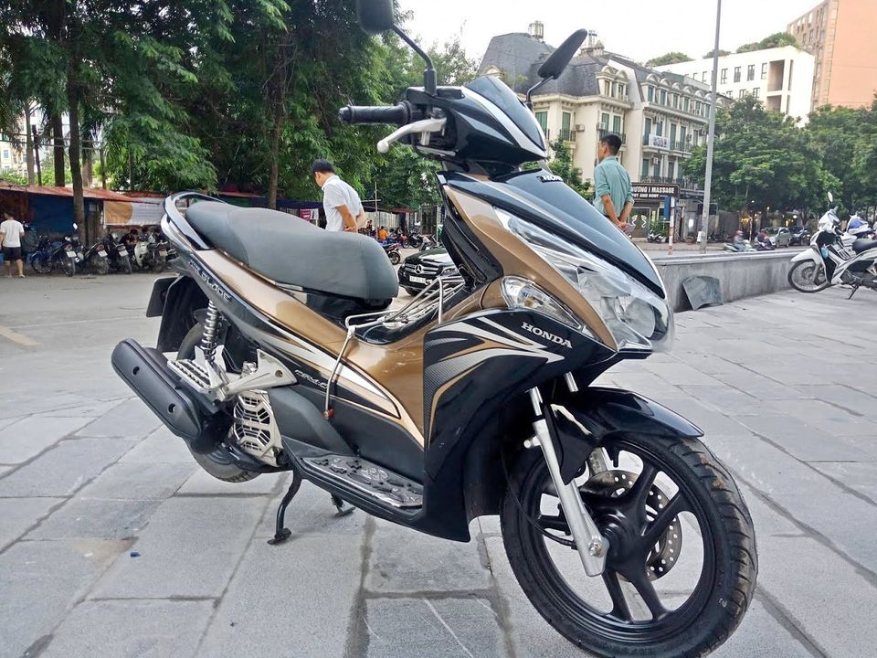 Xe airblade hết điện bình, sạc điện không vào bình - Nguyên nhân do đâu