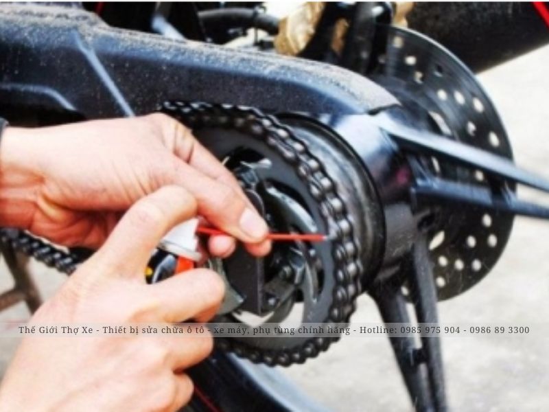 Cần bảo dưỡng sên xe định kỳ để tăng độ bền 