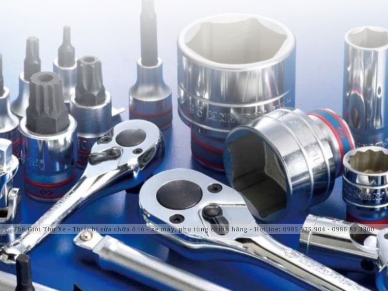 Cờ lê đuôi chuột được sử dụng để mở nắp ốc nằm sâu bên trong