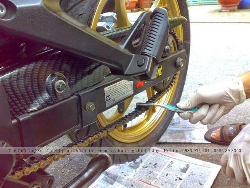 Thời điểm vệ sinh sên xe máy phụ thuộc vào từng loại xe khác nhau 