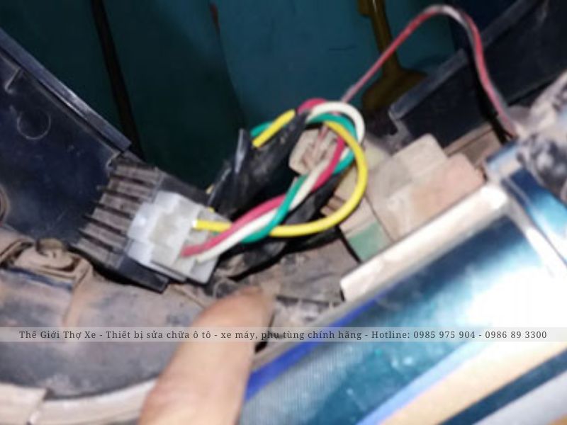 Hiện tượng đoản mạch ắc quy sẽ dẫn đến điện thế bị giảm 