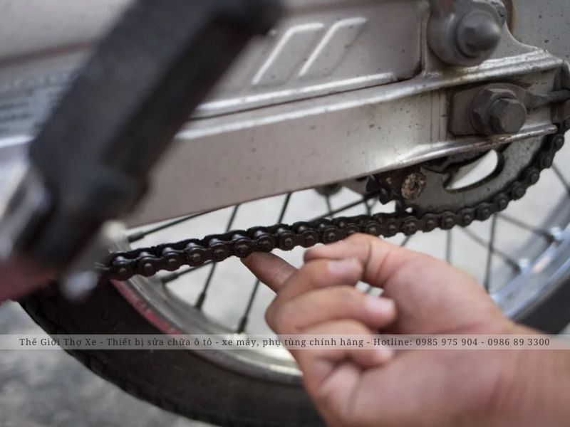 Hiện tượng trùng xích xe máy có thể do nhiều nguyên nhân khác nhau gây nên 