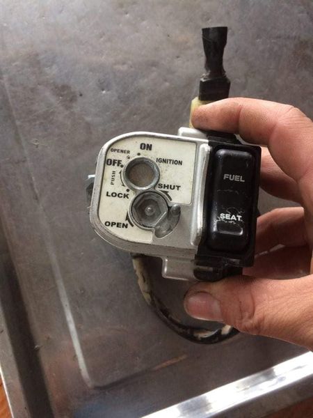 Thay ổ khóa mới
