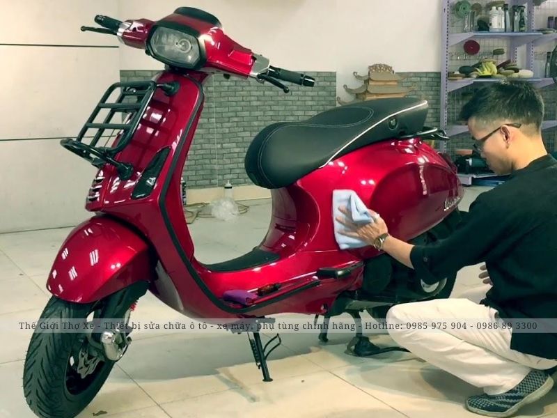 Đánh bóng vết xước xe máy 