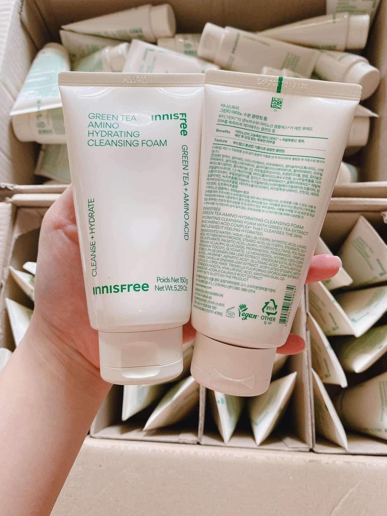 Sữa Rửa Mặt innisfree Dưỡng Ẩm Chiết Xuất Trà Xanh 150g