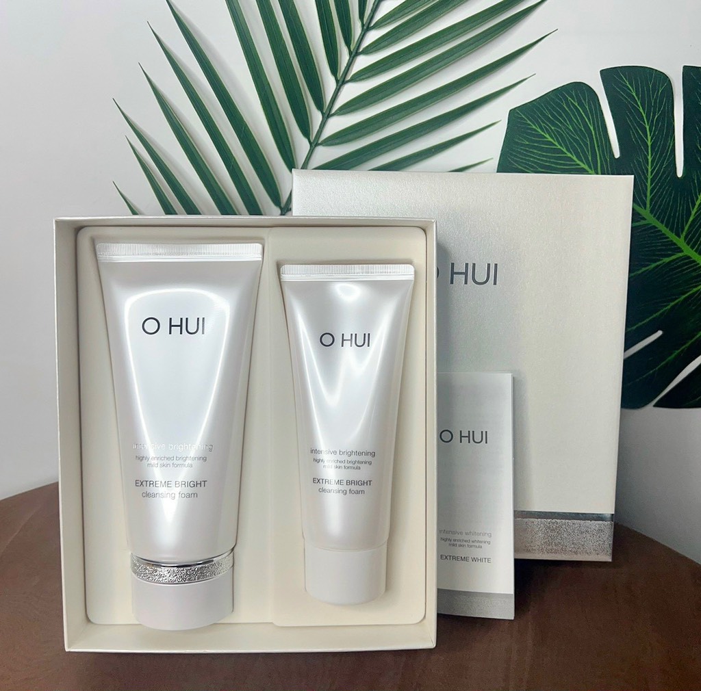 Sữa rửa mặt dưỡng trắng da OHUI Extreme Bright Cleansing Foam