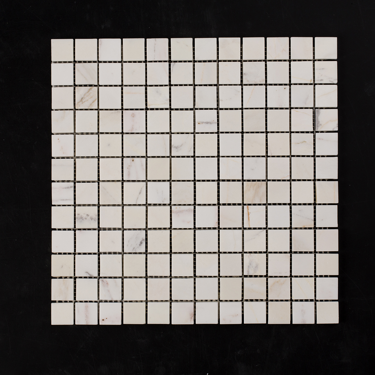 23pv001-trang-sua-vuong-nho