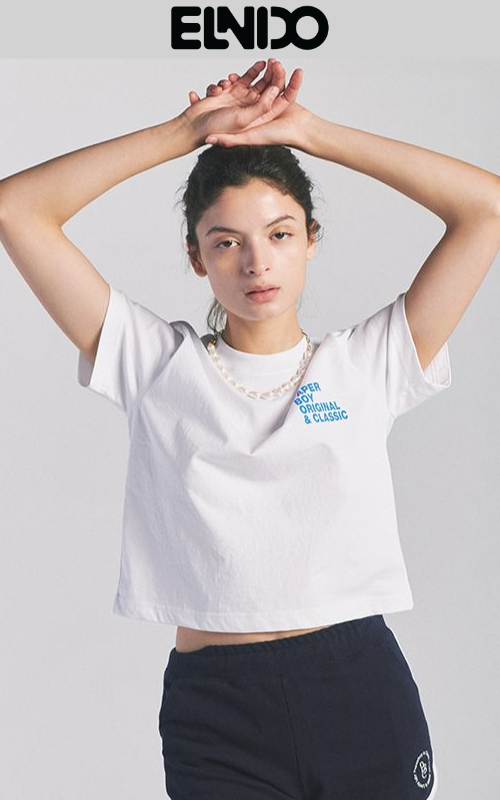 Áo croptop  là gì? Các kiểu áo phổ biến hiện nay