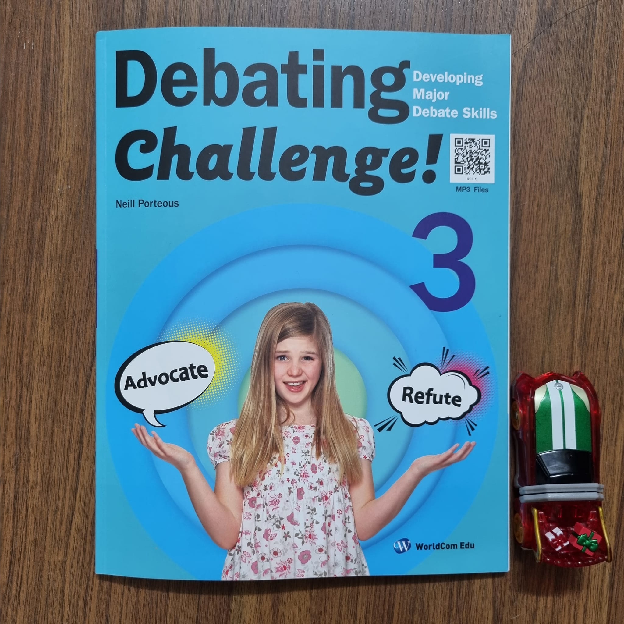 Debating Challenge 3 quyển + Exploring Debate 2 quyển - Tặng File Mp3