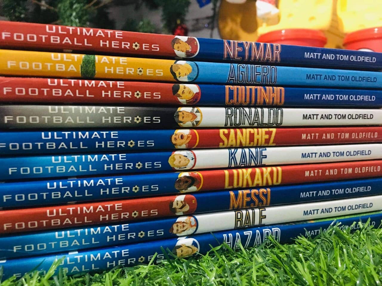 Ultimate Football Heroes Collection - 10 quyển