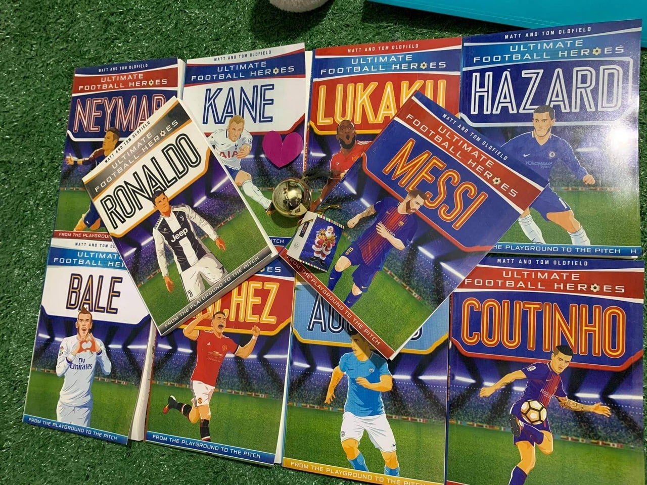 Ultimate Football Heroes Collection - 10 quyển