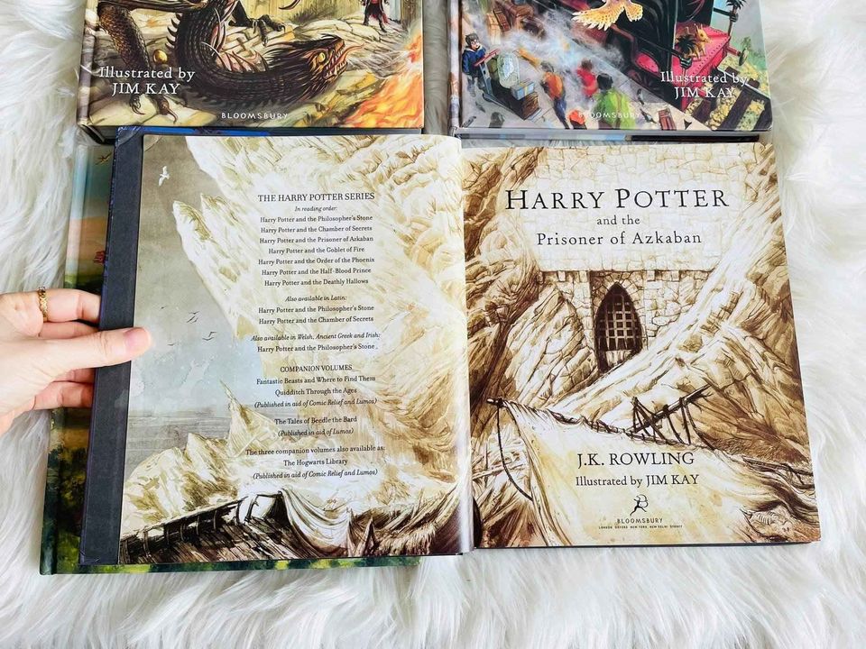 HARRY POTTER (Sách nhập) - Bộ 5 quyển Bìa cứng siêu đẹp