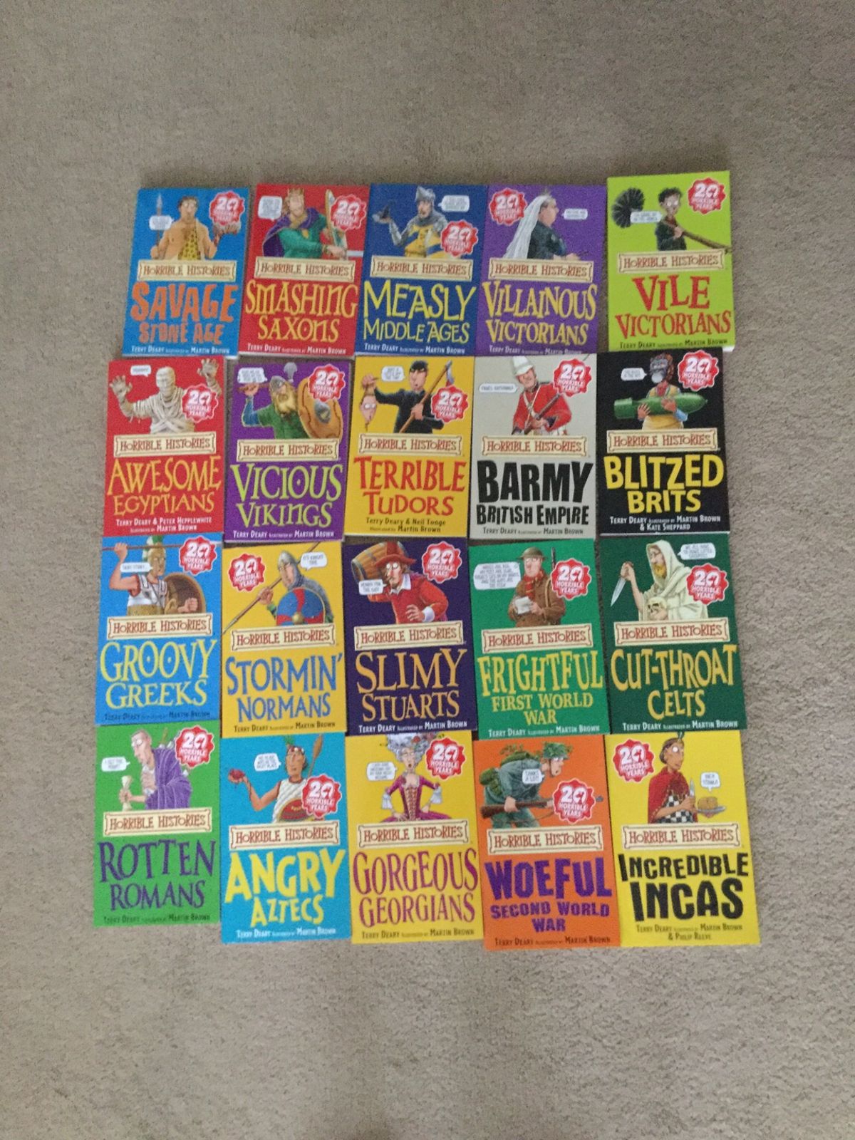 Horrible Histories Blood Curdling (Sách nhập) - 20 quyển