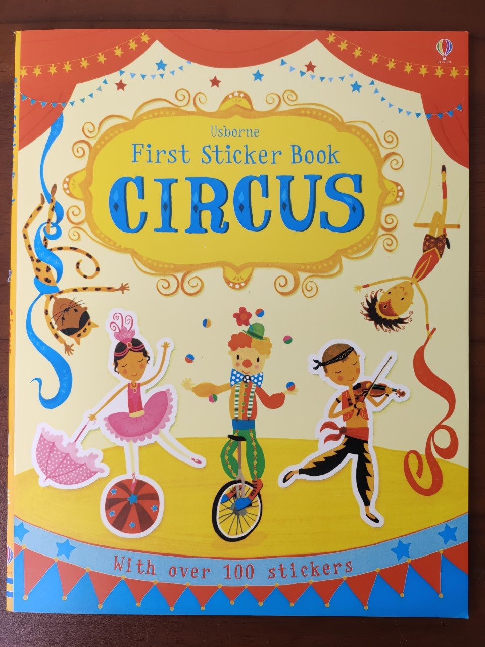 Sách Dính Dán - Usbonre Sticker Book - Circus