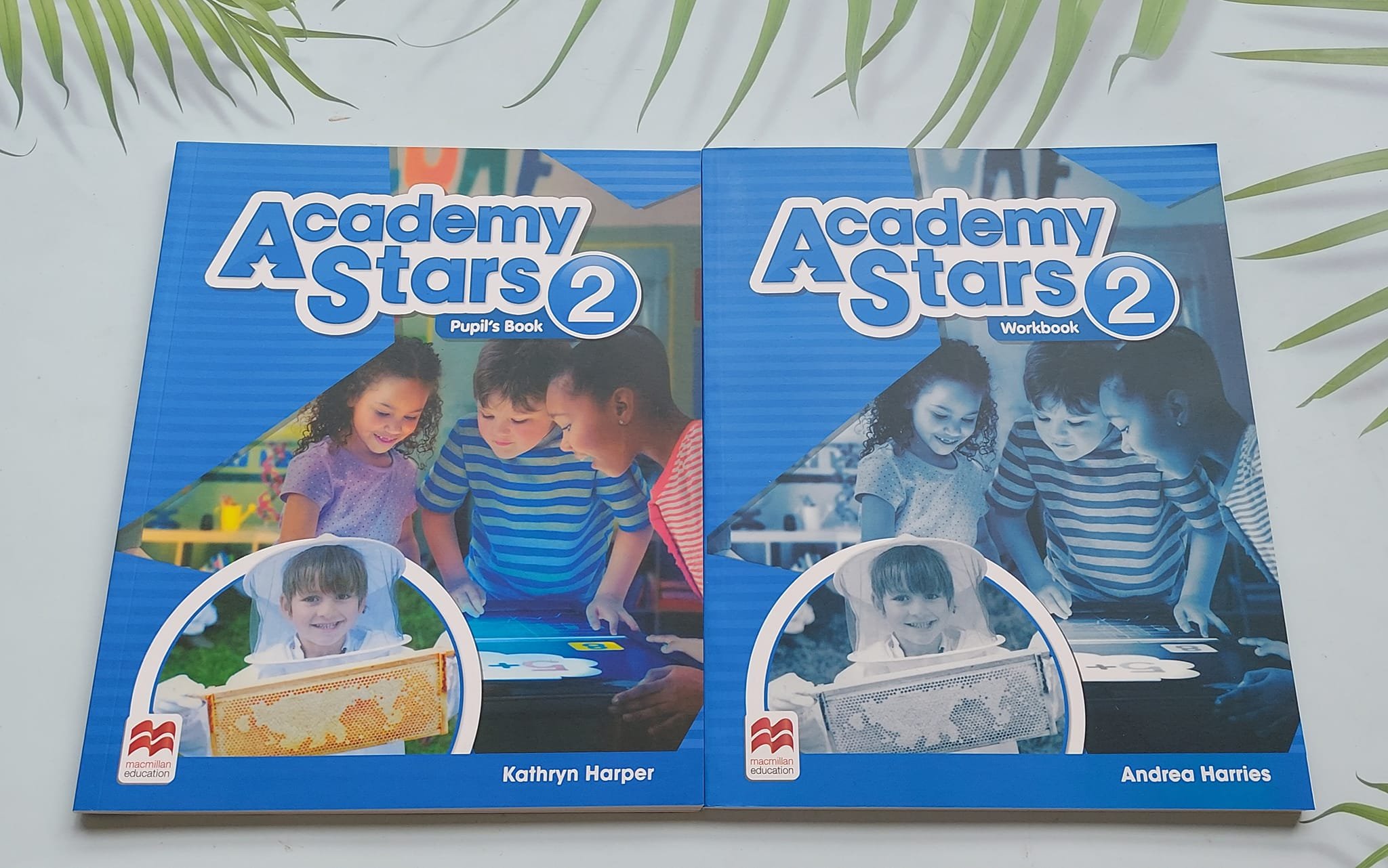 Academy Stars level 2 - bộ 2 quyển tặng kèm file nghe