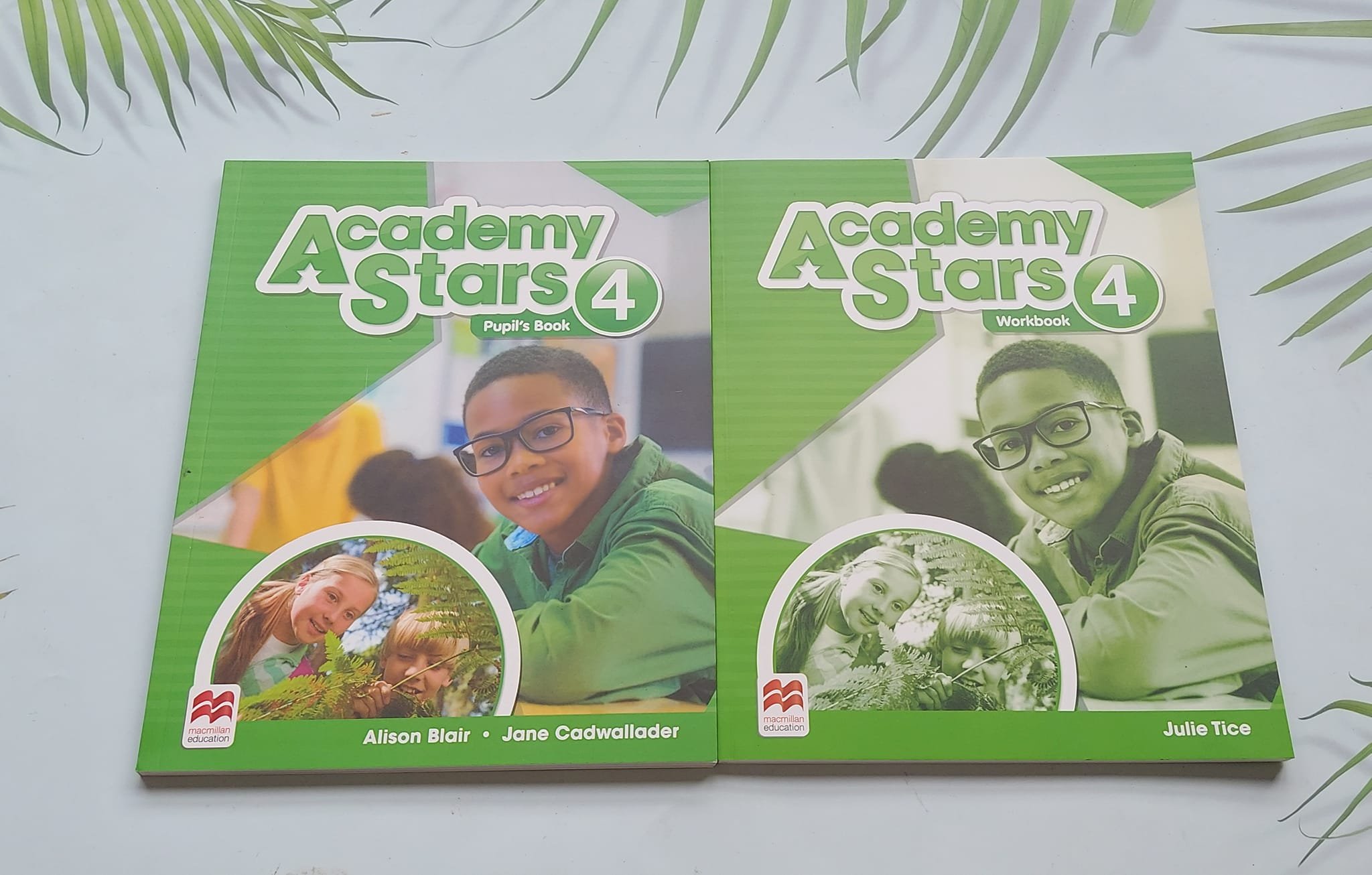 Academy Stars level 4 - bộ 2 quyển