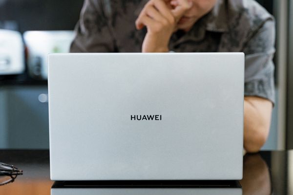 Trên tay Huawei MateBook D14 2022: Thiết kế cao cấp, vỏ kim loại, hiệu năng được nâng cấp, giá 11.9 đồng