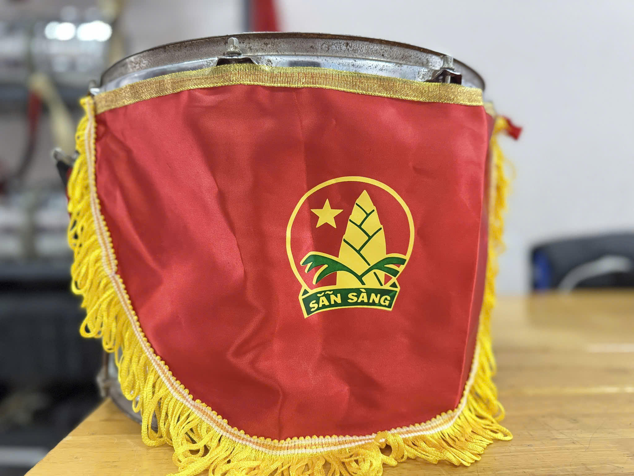 ÁO TRỐNG ĐỘI TNTP HỒ CHÍ MINH