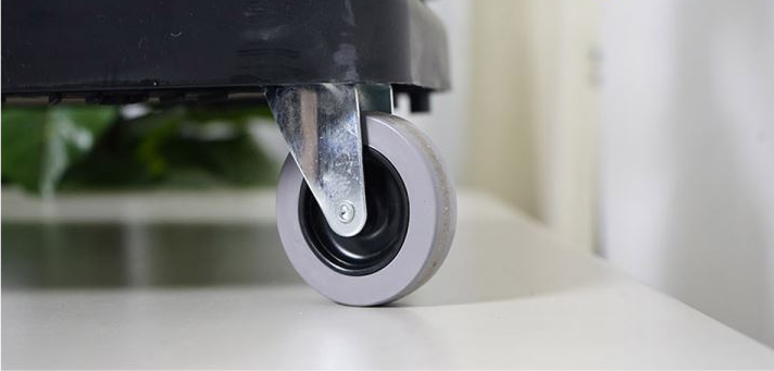 Di chuyển linh hoạt với 4 bánh xe tiện dụng