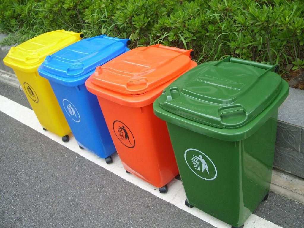Thùng rác nhựa 60L nắp kín