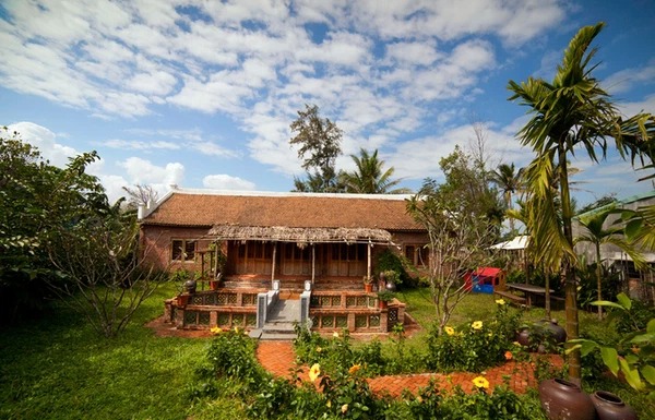 Gia chủ mang nhà cổ ngoài Bắc vào lắp ở Hội An