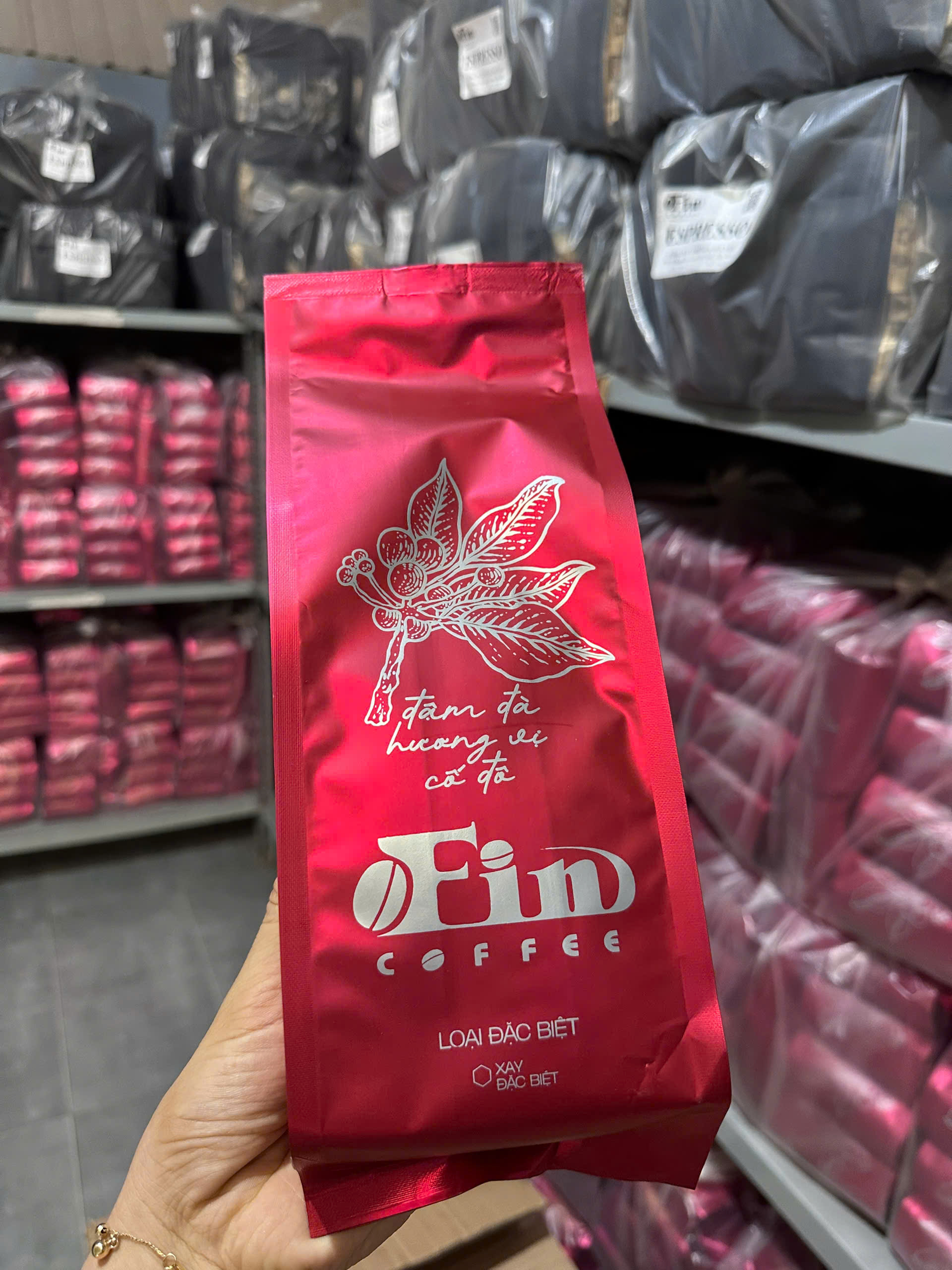 CÀ PHÊ PHA PHIN KÊNH QUÁN DÒNG ĐẶC BIỆT GU ĐẬM, SÁNH QUYỆN, THƠM NHẸ.