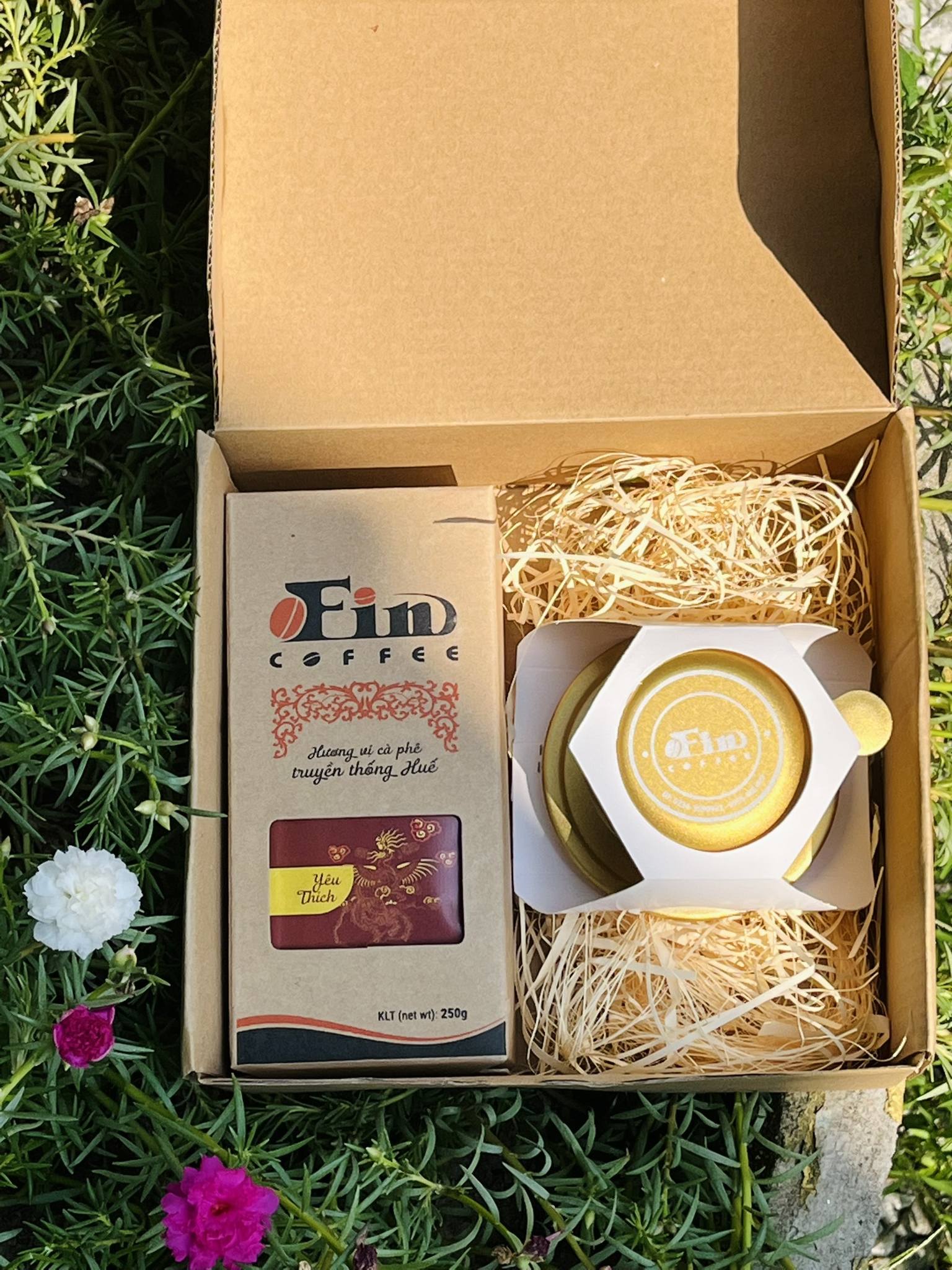 Bộ quà tặng cà phê đặc sản Huế - Tứ Linh và Phin Màu