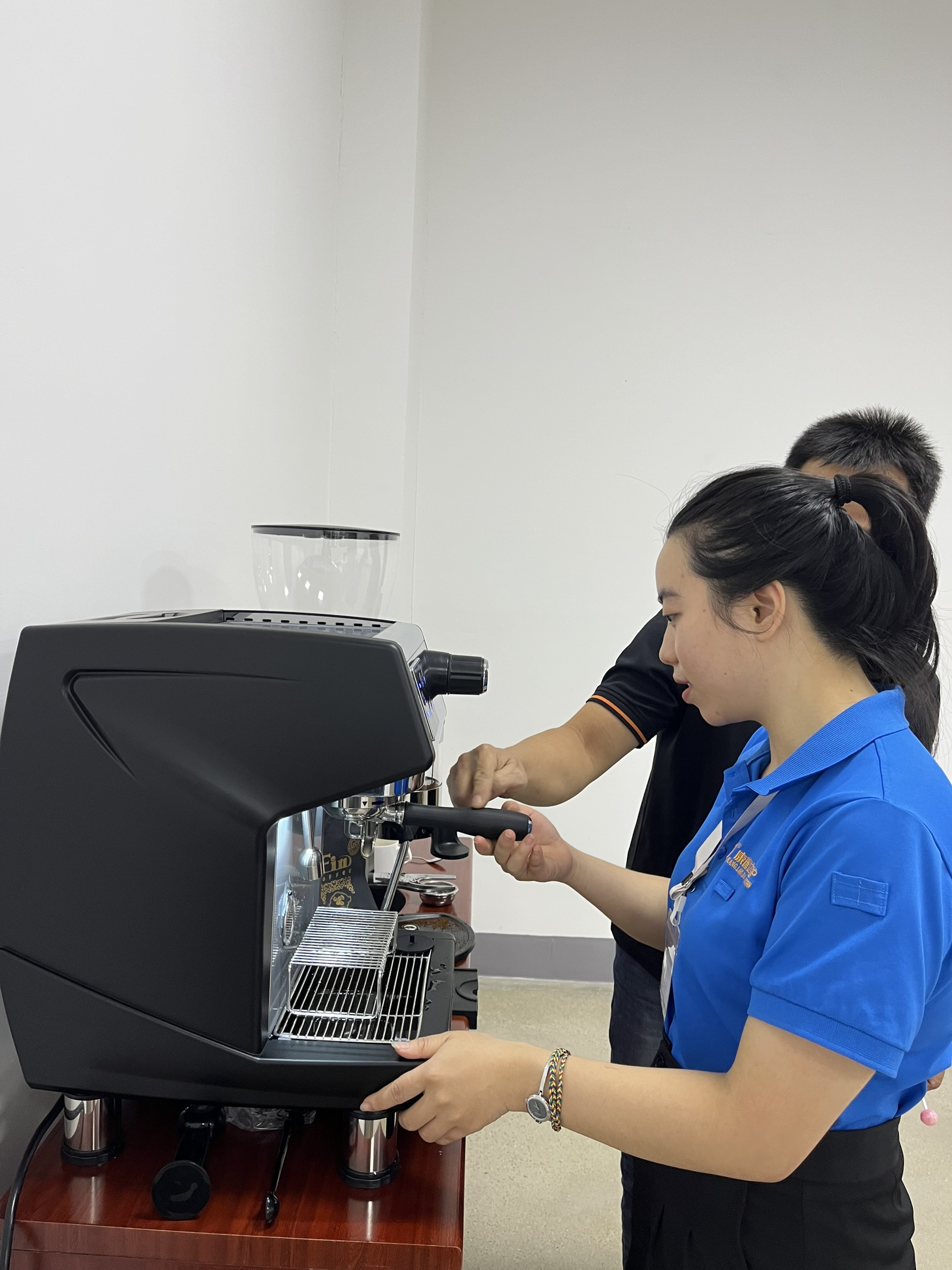 MÁY PHA CÀ PHÊ CORRIMA CRM 3200B - Mới