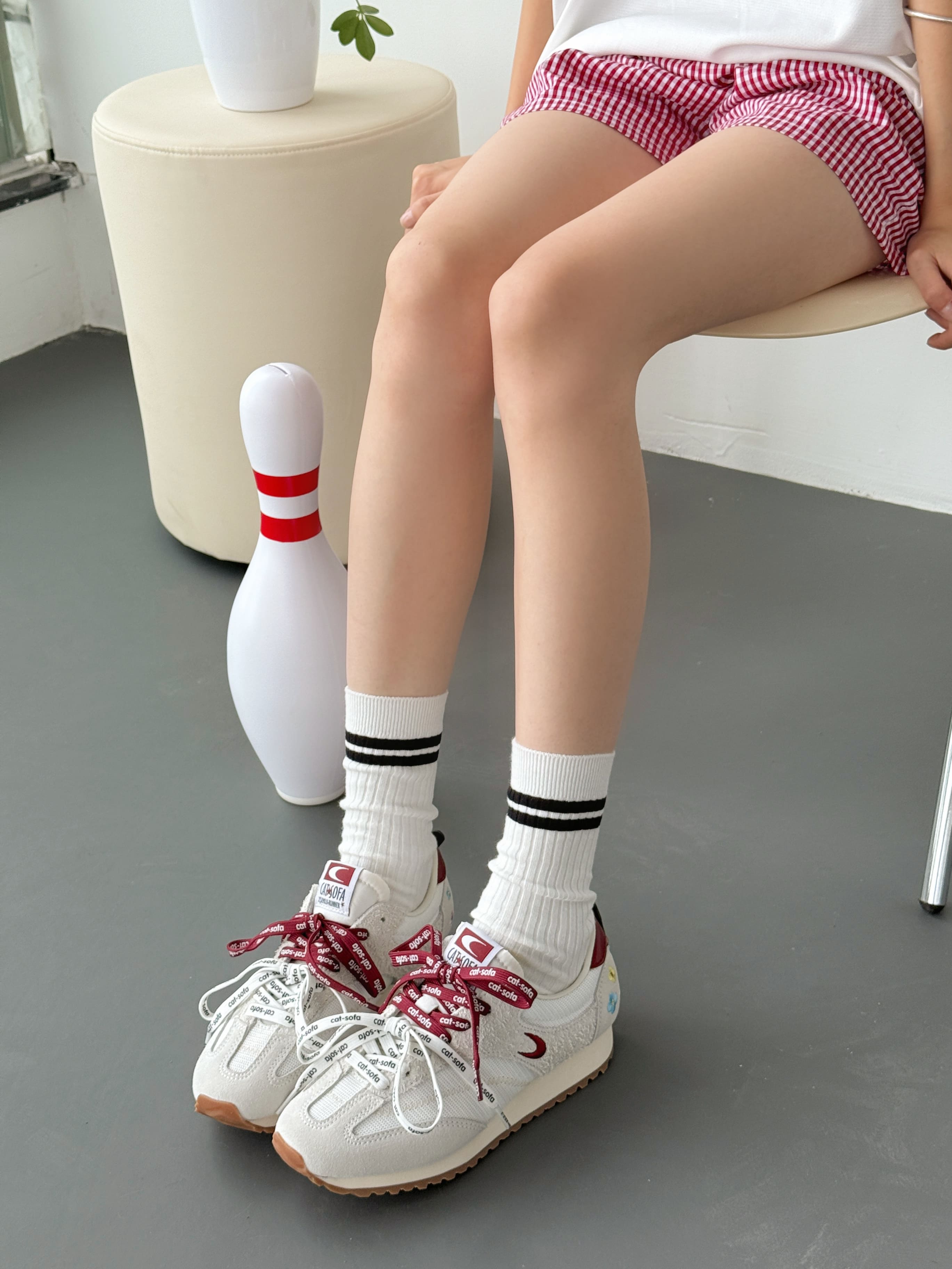 Giày Cat & Sofa Emoji Runner Cherry Red 2025
