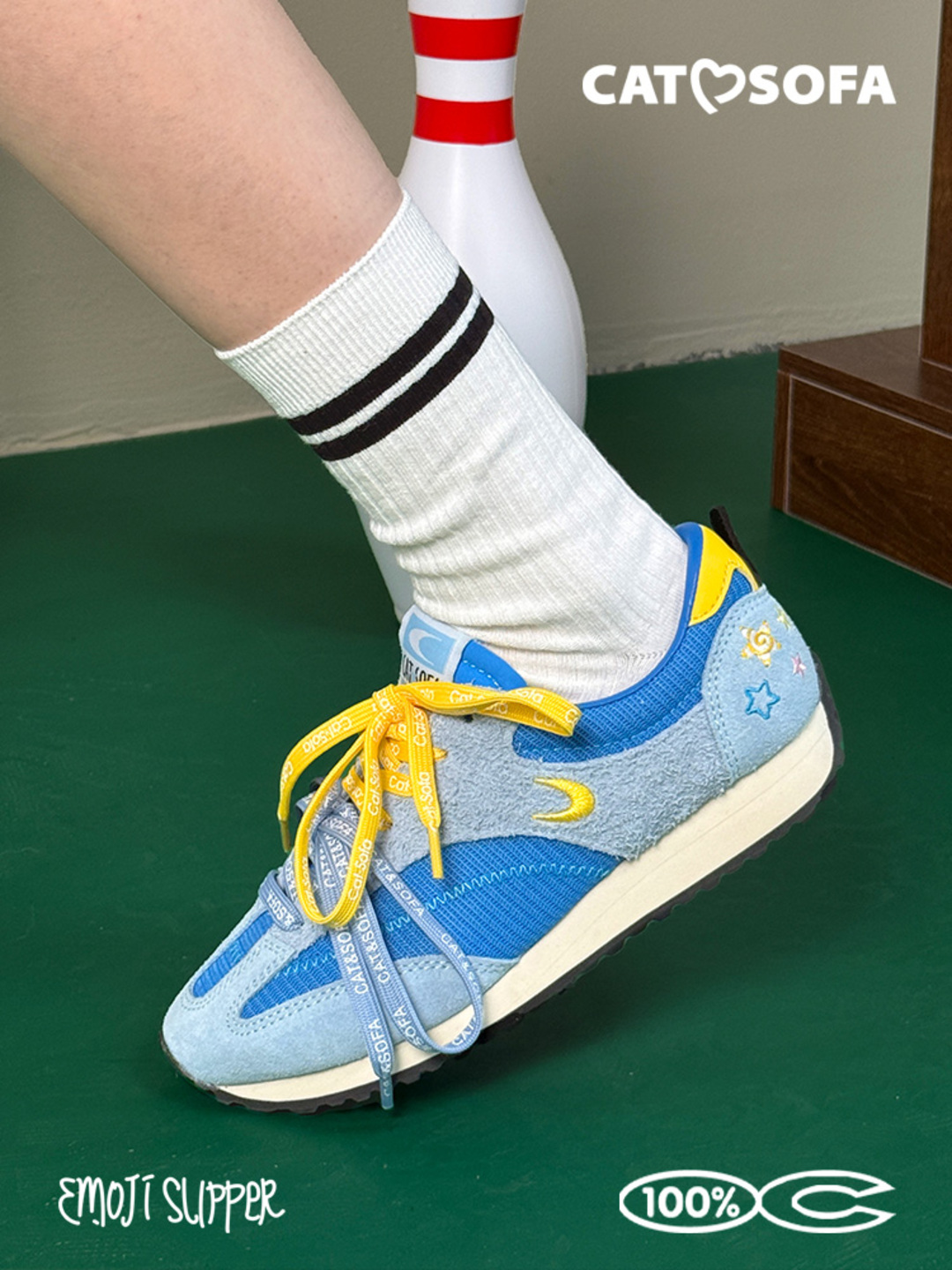 Giày Cat & Sofa Emoji Runner Blue 2025