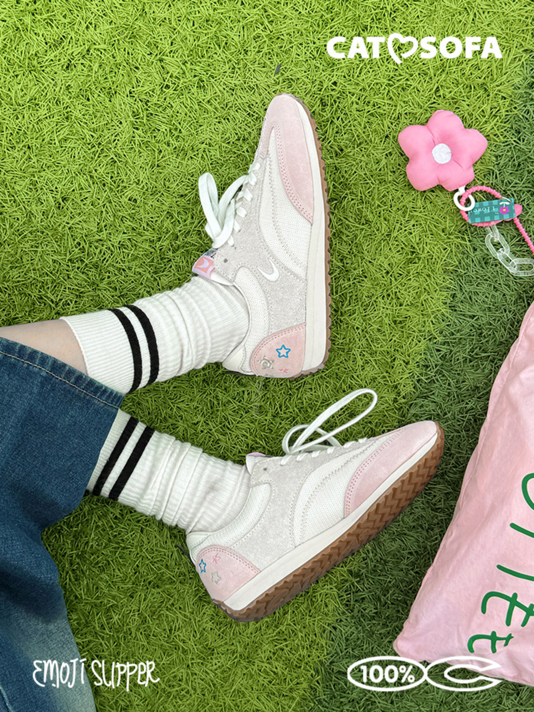 Giày Cat & Sofa Emoji Runner Light Pink 2025