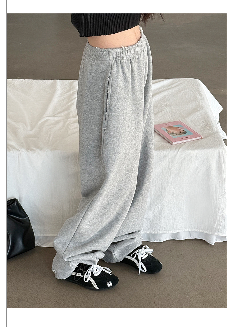 Giày Cat & Sofa Emoji Series Black Eyes