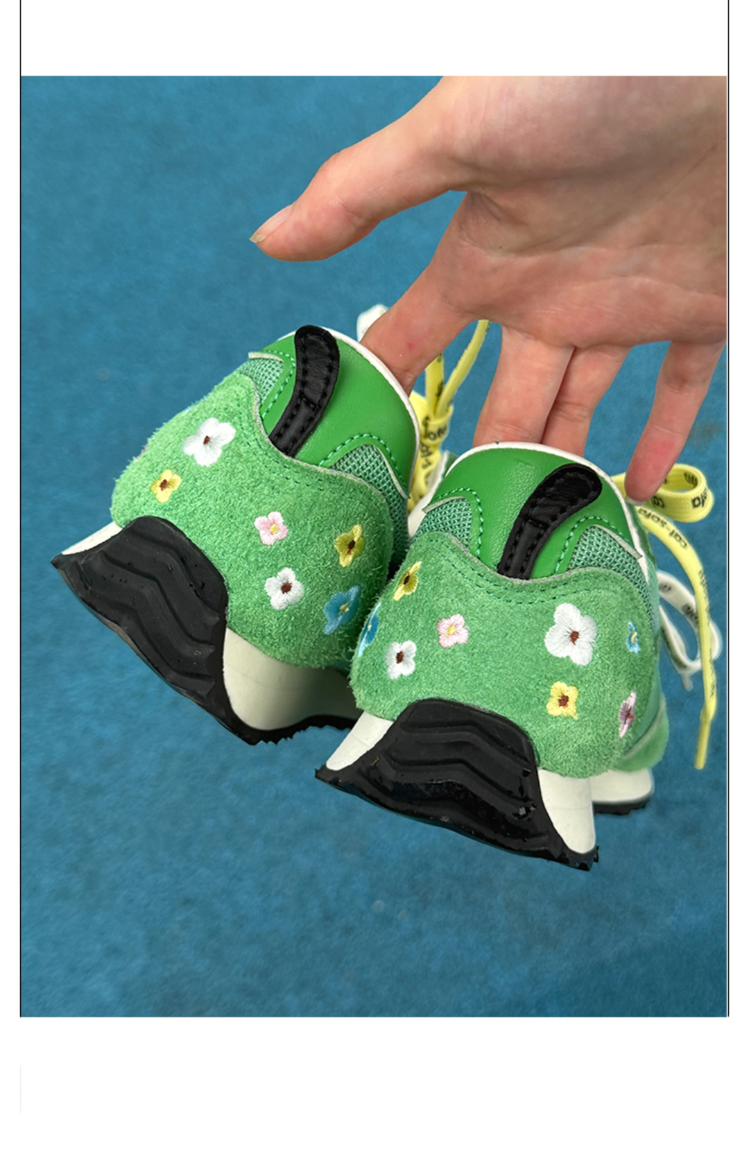 Giày Cat & Sofa Emoji Runner Green 2025