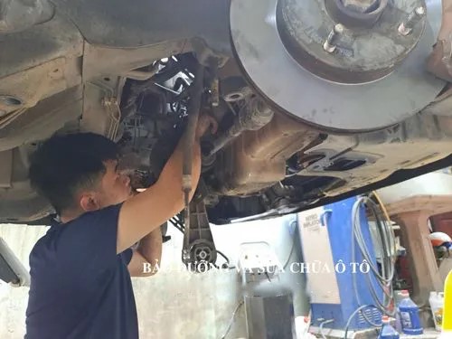 Đi XE Ô TÔ NÊN ĐI BAO NHIÊU LÂU THÌ THAY NHỚT?- Hotline : 0979.42.70.59