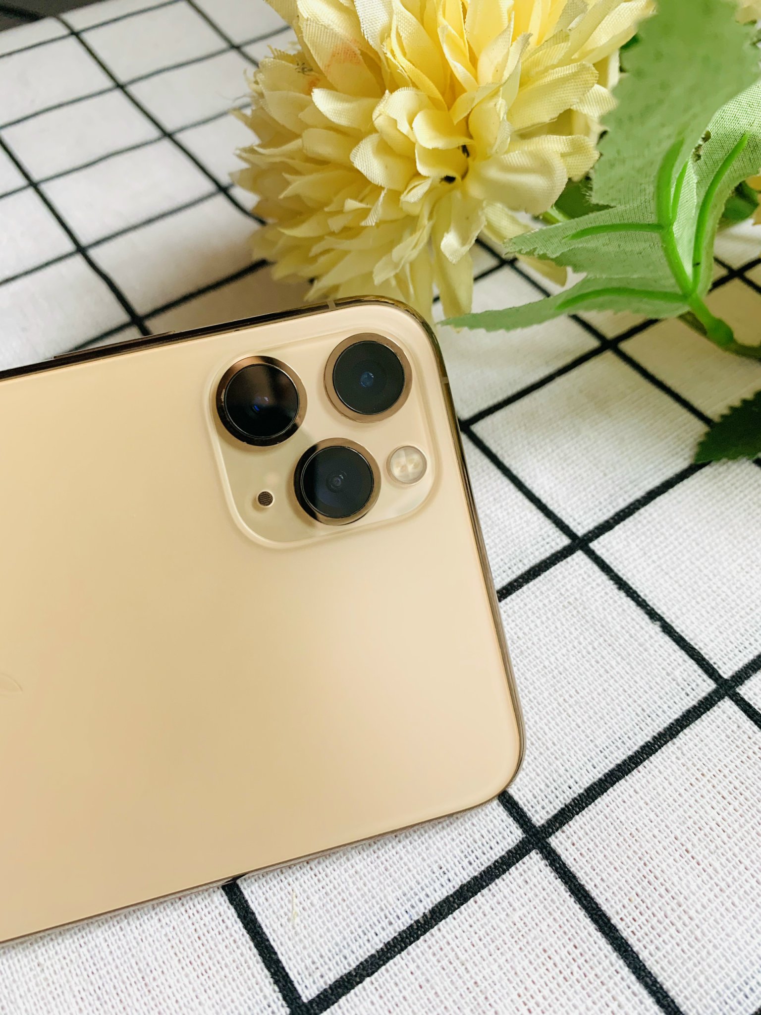 Điện thoại iPhone 11 Pro Max 256GB ( Vàng Gold )